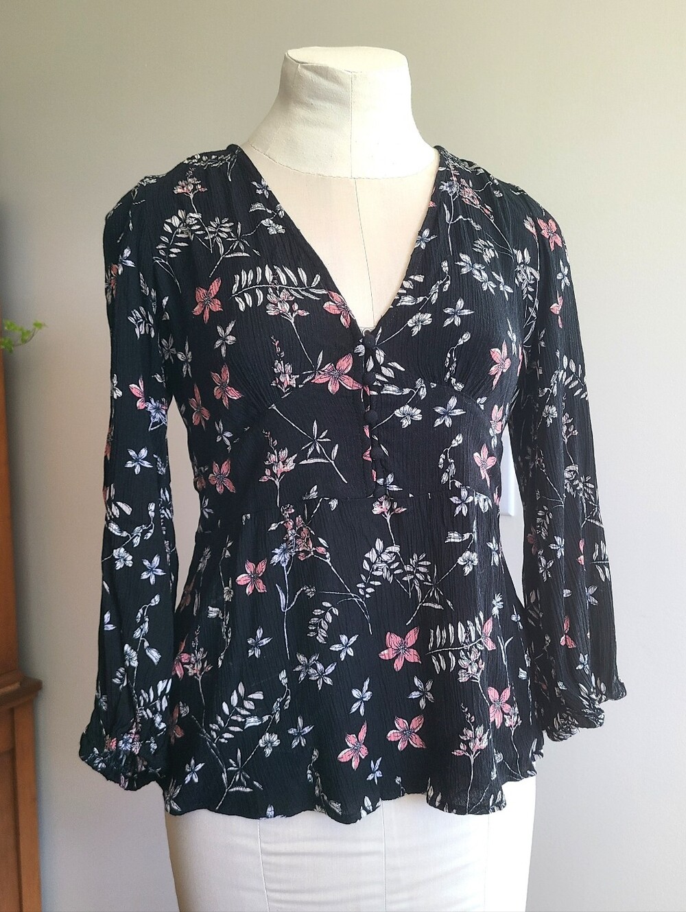 Kismet Black Floral Blouse W. Buttons